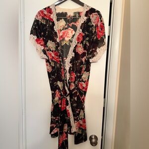 Natori Luxe Shangri-La Black Floral Robe With Lace Trim Large